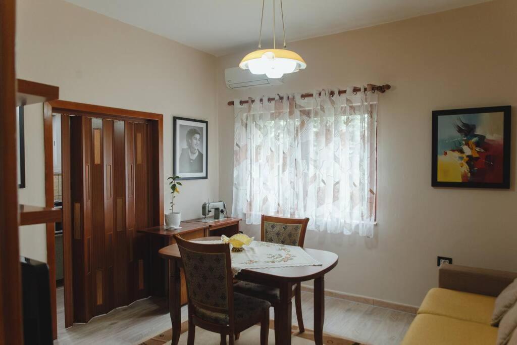 Rare Durres Apartment With Private Parking & Garden ภายนอก รูปภาพ