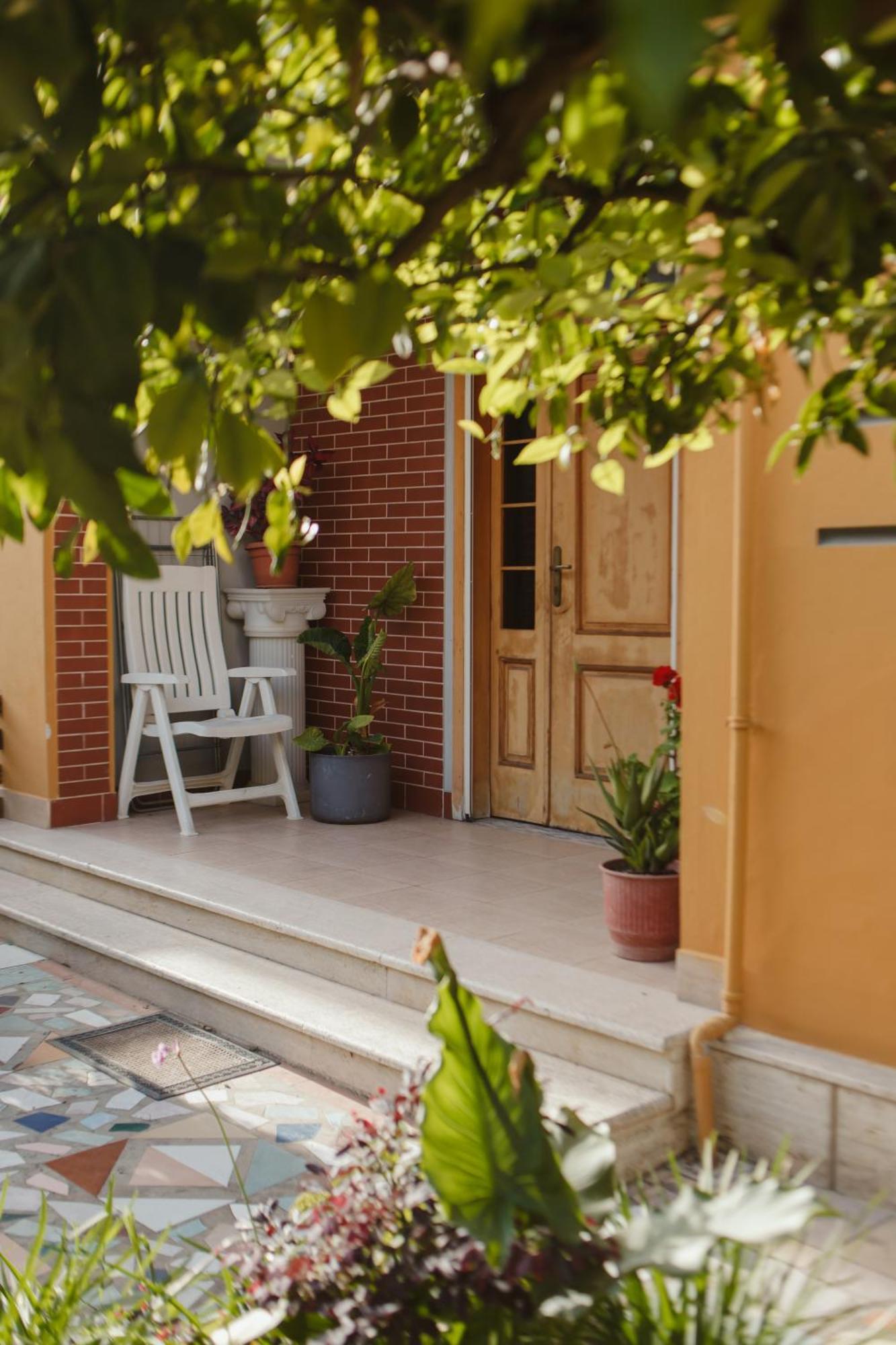 Rare Durres Apartment With Private Parking & Garden ภายนอก รูปภาพ