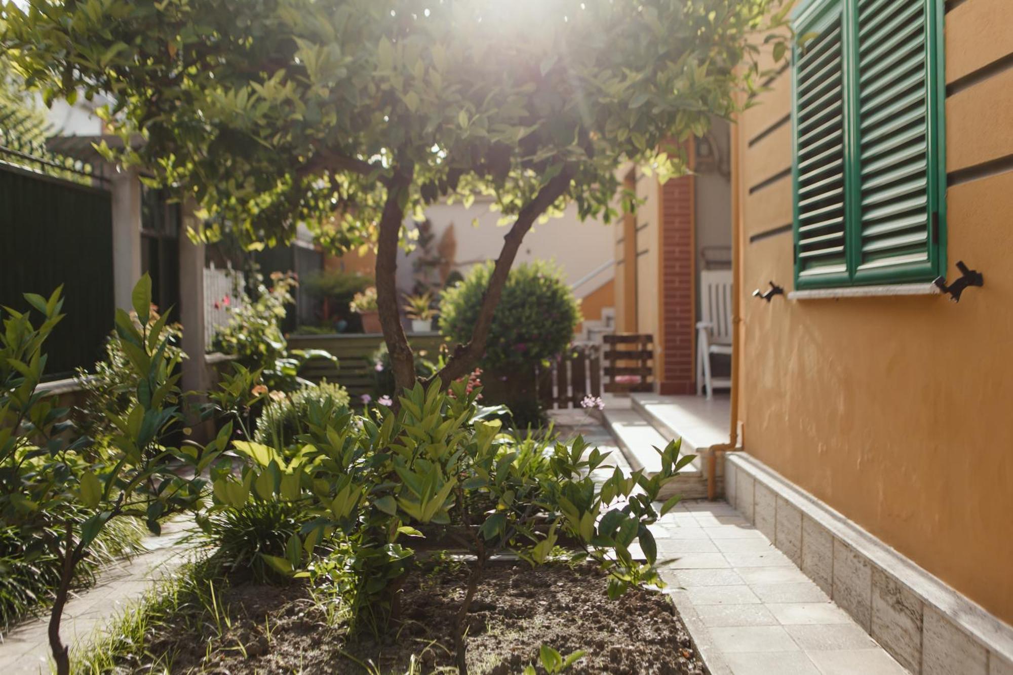 Rare Durres Apartment With Private Parking & Garden ภายนอก รูปภาพ